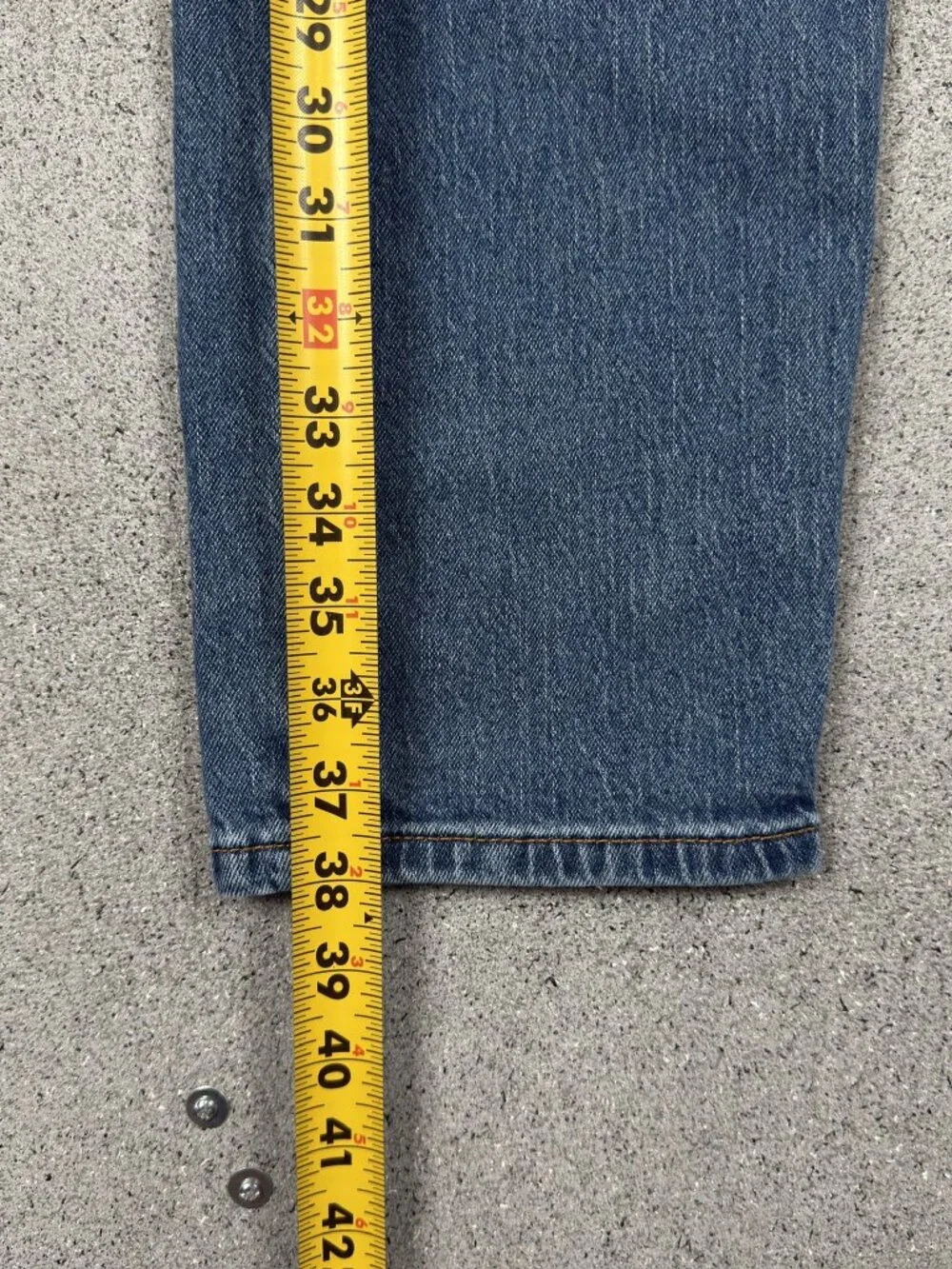 Levi's 502 Taper Men's Jeans 33x30 Blue Medium Wash Work Casual Tapered Denim